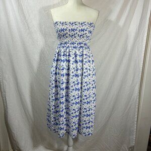 Forever 21 floral strapless dress with a smocked bust - size Medium